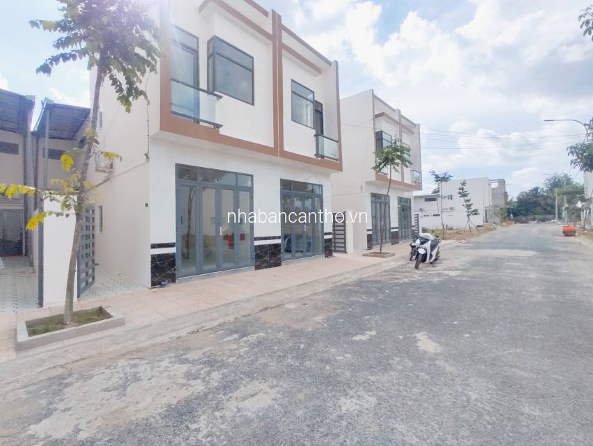 Bán dãy trọ cao cấp 1 căn Shophouse + 2 căn minihouse - Cho thu nhập mõi tháng 6,1 triệu/tháng