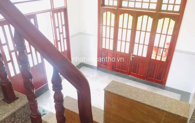 cho thuê nhà góc 2 mặt tiền , 3 tầng kế đai học y dược