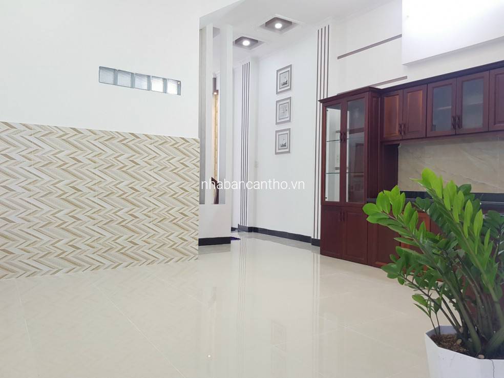 Bán Nhà 1 Trệt 2 Lầu, có mương hở bên hong, KDC Hưng Phú 1, TP Cần Thơ