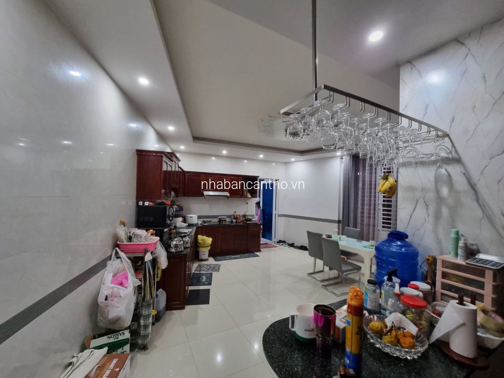 Bán nhà trệt lầu Hẻm 149 đường Huỳnh Thúc Kháng - nền siêu rộng