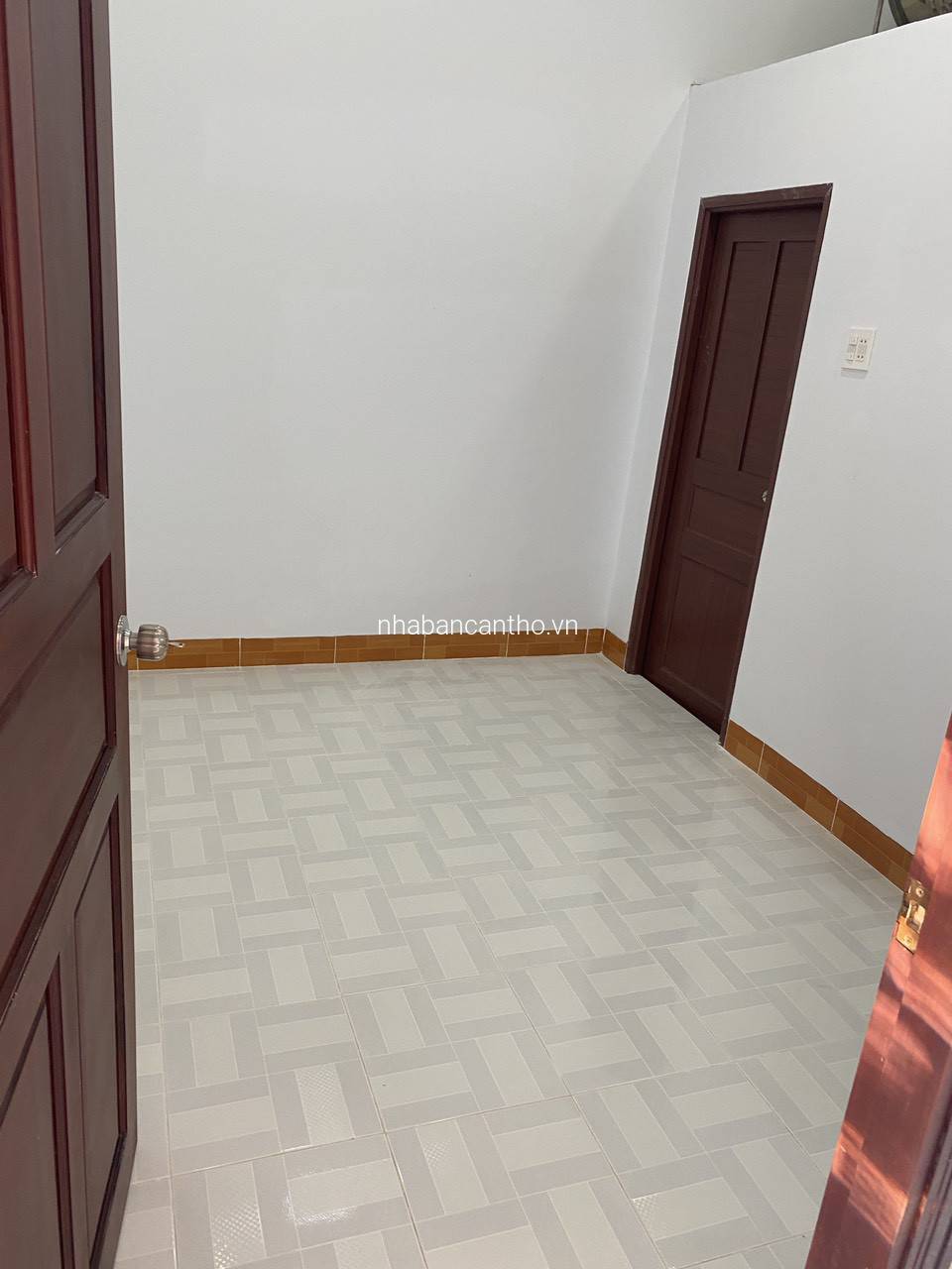 BÁN Nhà 1 trệt 1 lầu (Ngang bệnh viện Nhi Đồng Cần Thơ - Khu dân cư Dầu khí, Đường Nguyễn Văn Cừ - Cách Trường ĐH FPT 400m