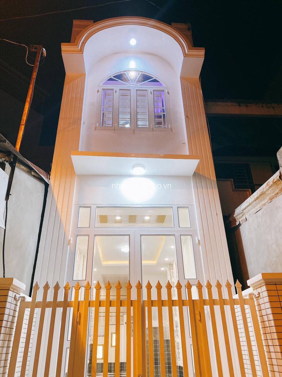 Bán nhà mới xây 1 trệt 1 lầu hẻm 50 Quang trung