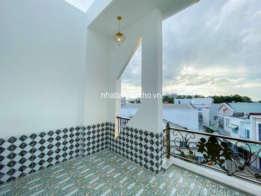 BÁN NHÀ 2 LẦU XÂY MỚI RẤT ĐẸP , LỘ Ô TÔ HẺM THÔNG TIỆN ÍCH XUNG QUANH.