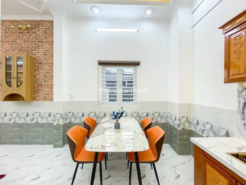 BÁN NHÀ 2 LẦU XÂY MỚI RẤT ĐẸP , LỘ Ô TÔ HẺM THÔNG TIỆN ÍCH XUNG QUANH.