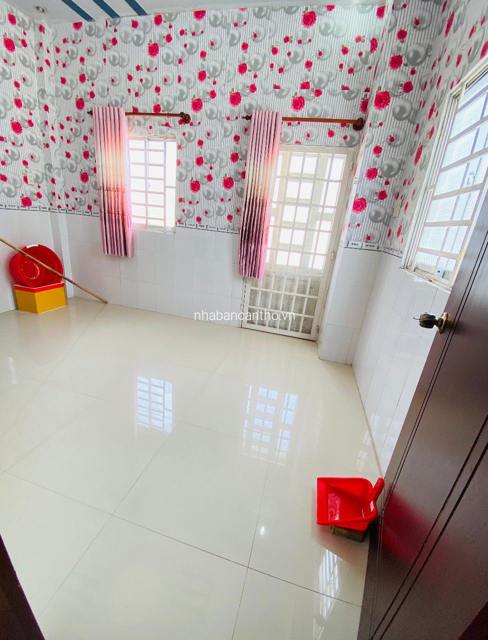 Bán nhà 2 lầu hoàn công gần Đại Học Y Dược cần thơ