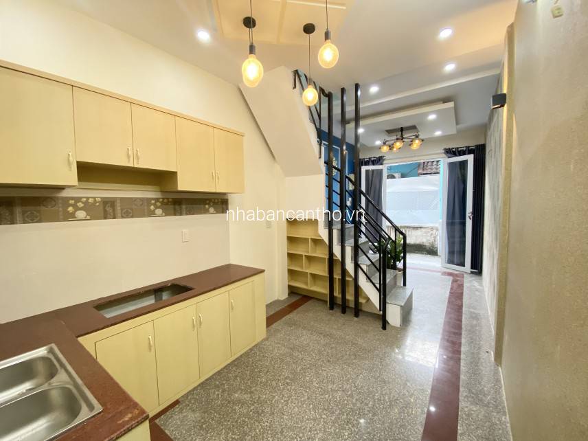 CHỦ NGỘP GIẢM 150TR CÒN 1TỶ600, NHÀ ĐẸP GIÁ RẺ 1T1L HẺM 2 LÊ ANH XUÂN