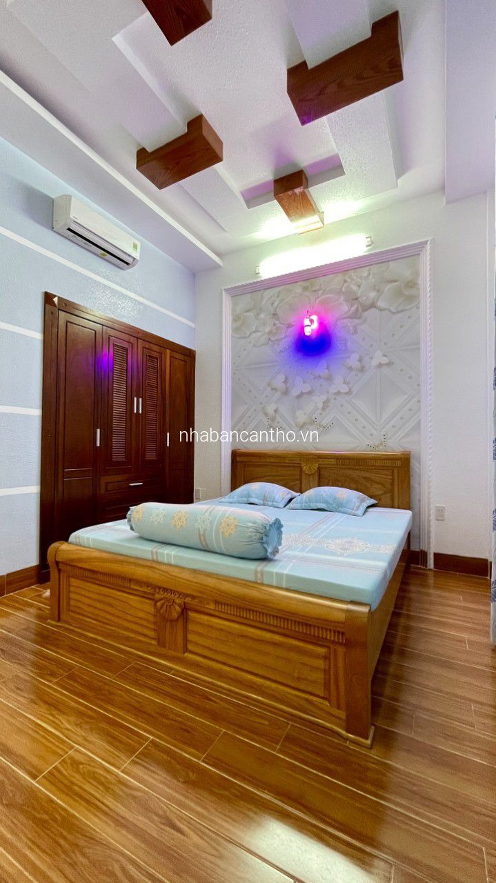 BÁN NHÀ NỘI THẤT GỖ SANG TRỌNG NGAY TRUNG TÂM TP CẦN THƠ - LH 0931.0000.94 GẶP BÌNH