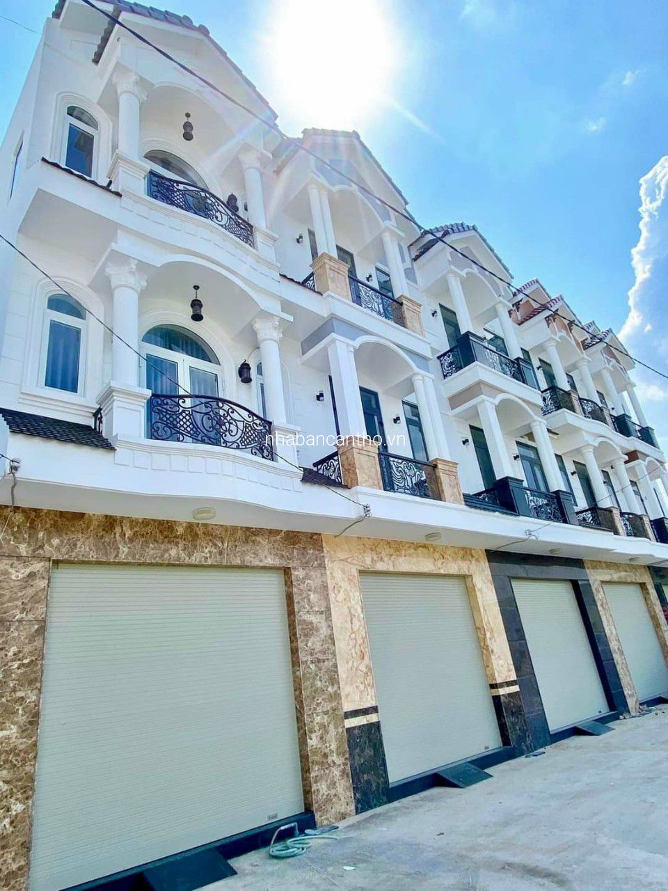 NHÀ ĐẸP LỘ NGÂN HÀNG - 0931.0000.94