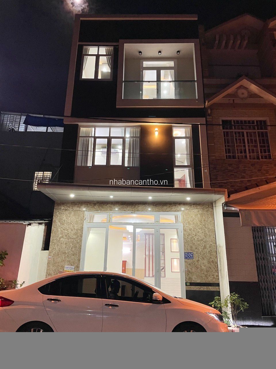 NHÀ 2 LẦU OTO ĐẬU TRONG NHÀ-TRUNG TÂM CẦN THƠ