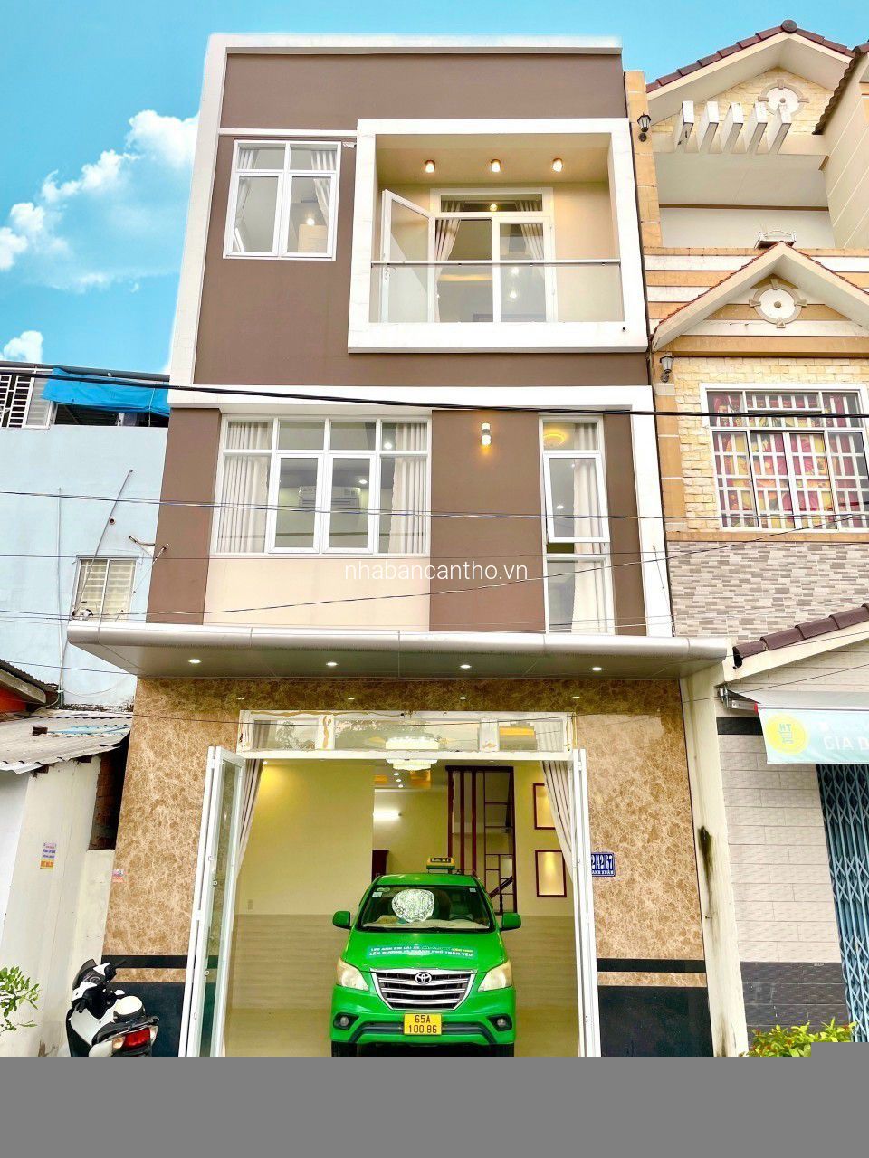 NHÀ 2 LẦU OTO ĐẬU TRONG NHÀ-TRUNG TÂM CẦN THƠ