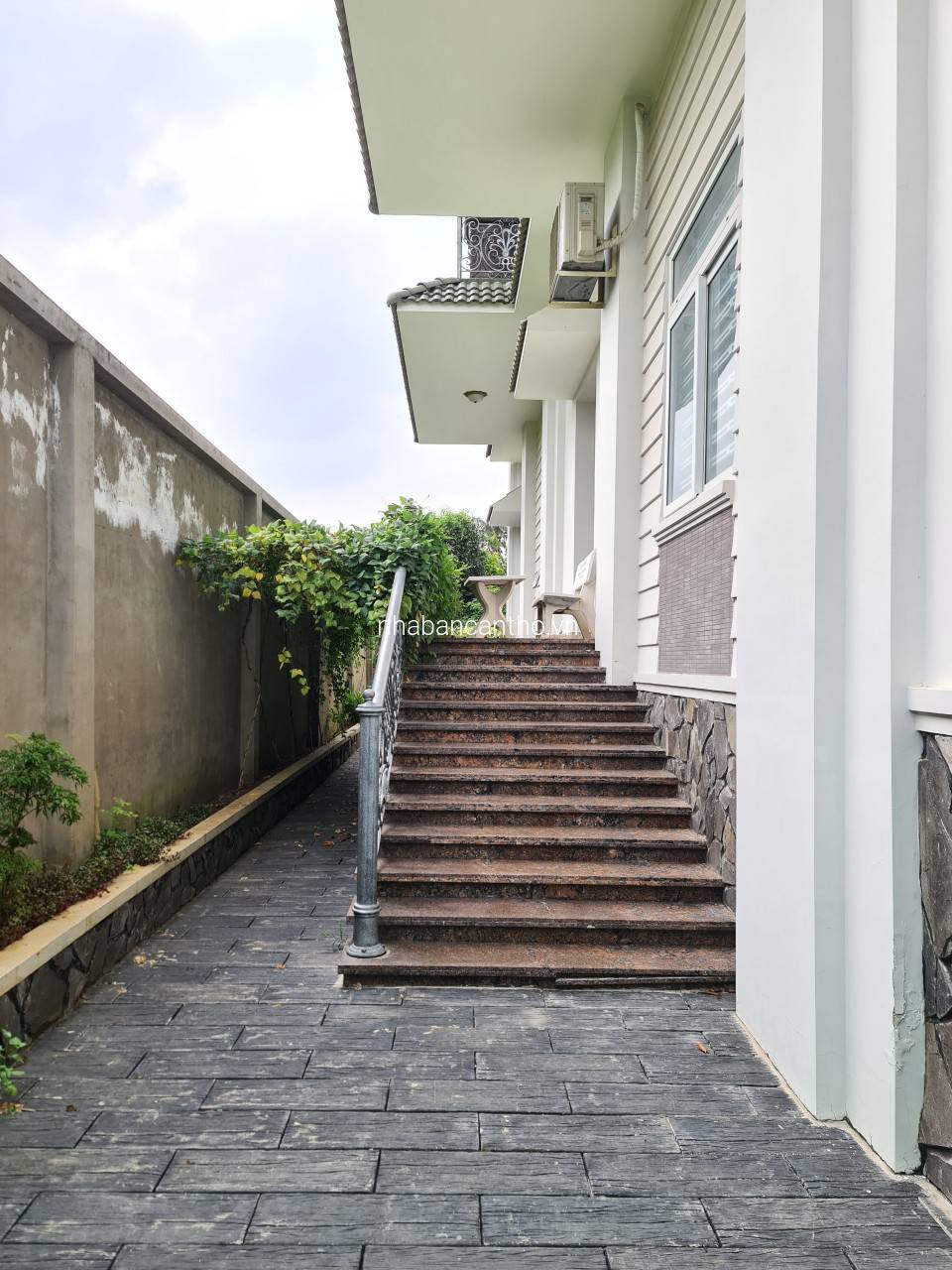 BIỆT THỰ MẶT TIỀN NGUYỄN HỮU CẦU - KHU BIỆT THỰ BẬT NHẤT CẦN THƠ - CỒN KHƯƠNG