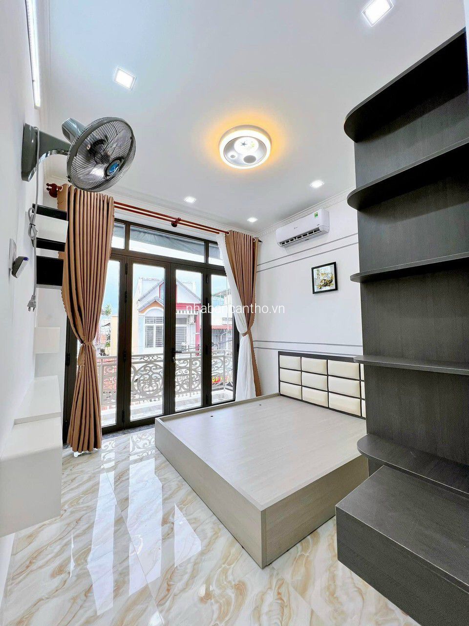 NHÀ MẶT TIỀN HẺM 54 HÙNG VƯƠNG THUẬN TIỆN KINH DOANH