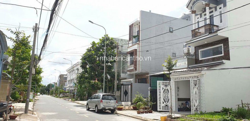 NHÀ 2 LẦU MẶT TIỀN LỘ 15M KDC HÀNG BÀNG•••LH 0931.0000.94 BÌNH