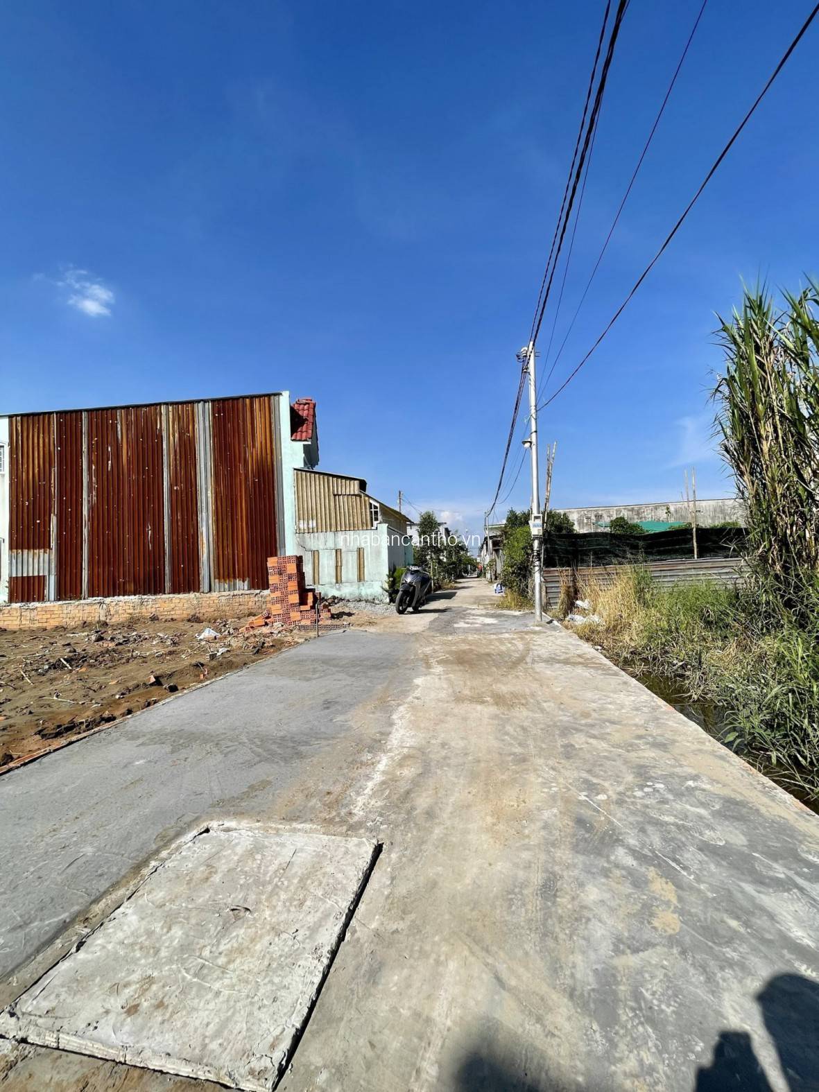 CẶP NỀN GIÁ RẺ HẺM LT 12-20