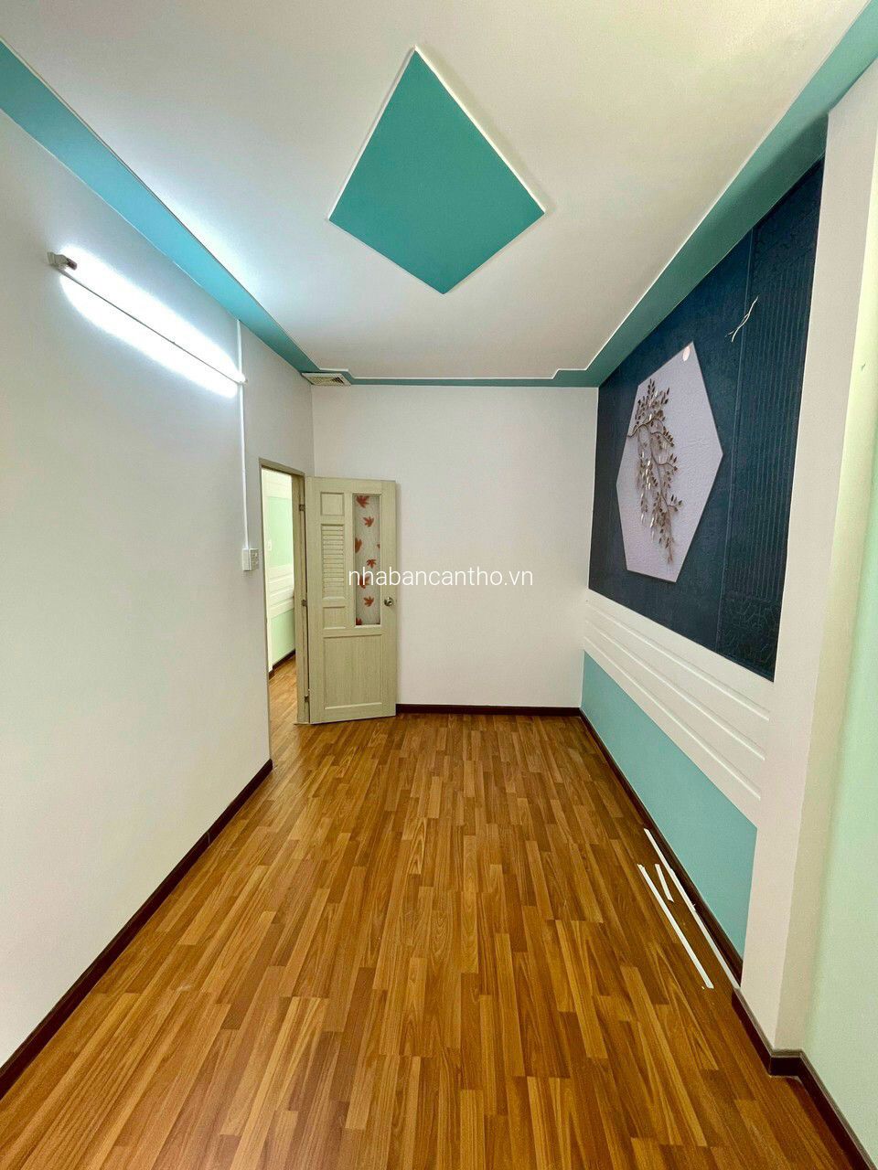 NHÀ LẦU ĐẸP NGAY TRUNG TÂM NINH KIỀU