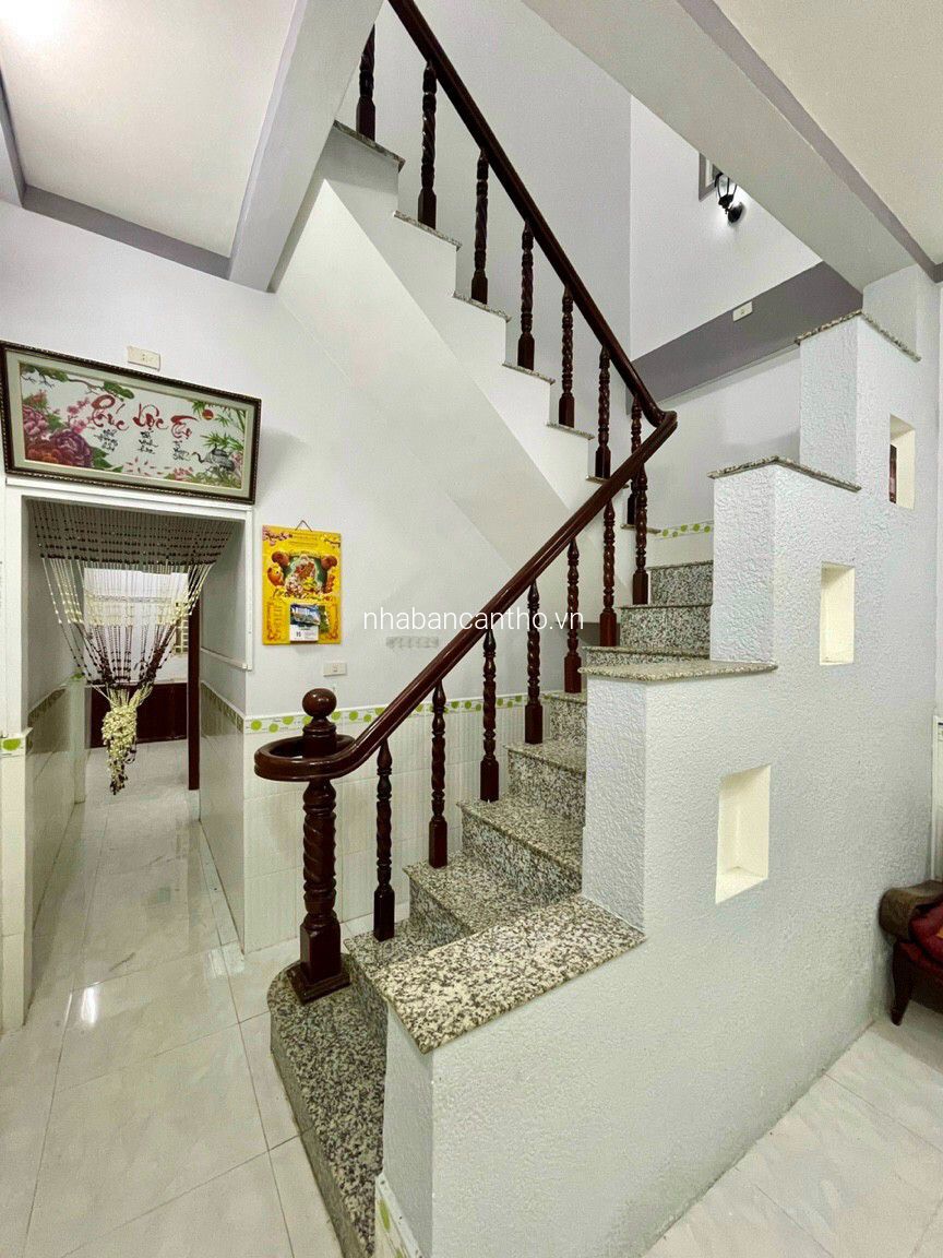 NHÀ LẦU ĐÚC HẺM 38 ĐƯỜNG 3/2