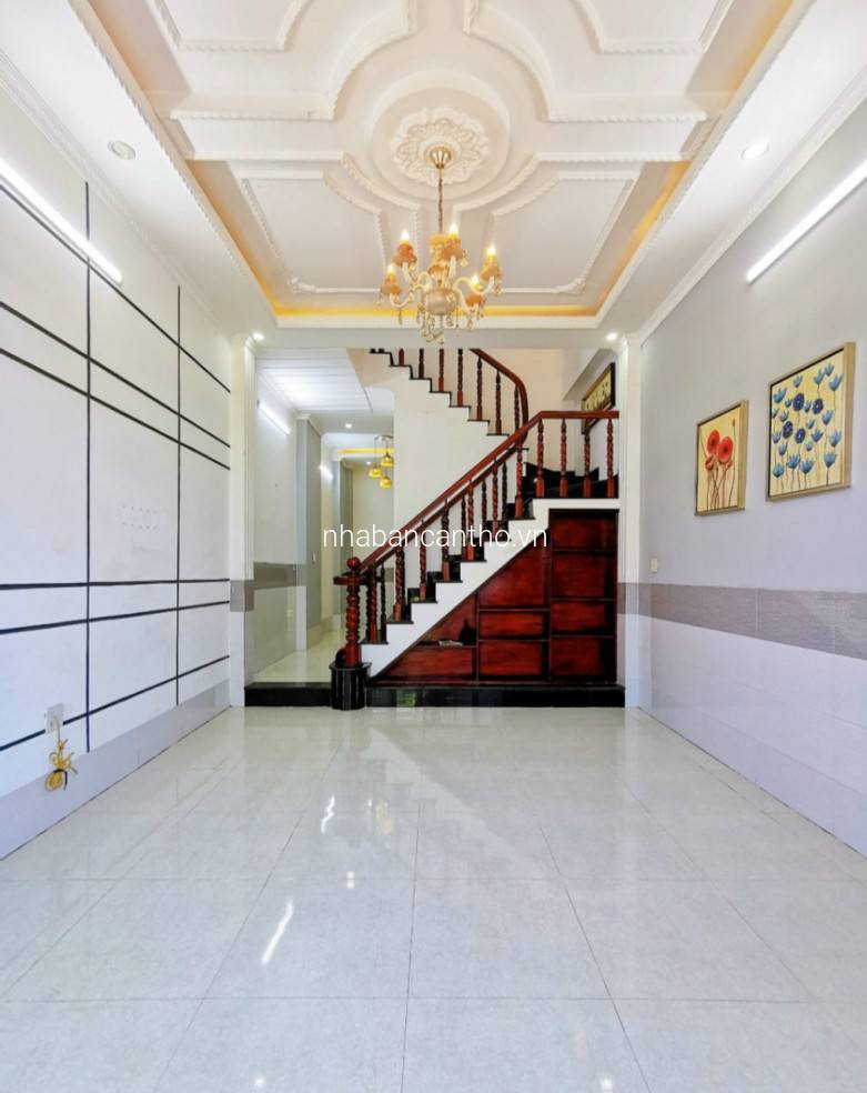 NHÀ LẦU MỚI HẺM THỜI TRANG