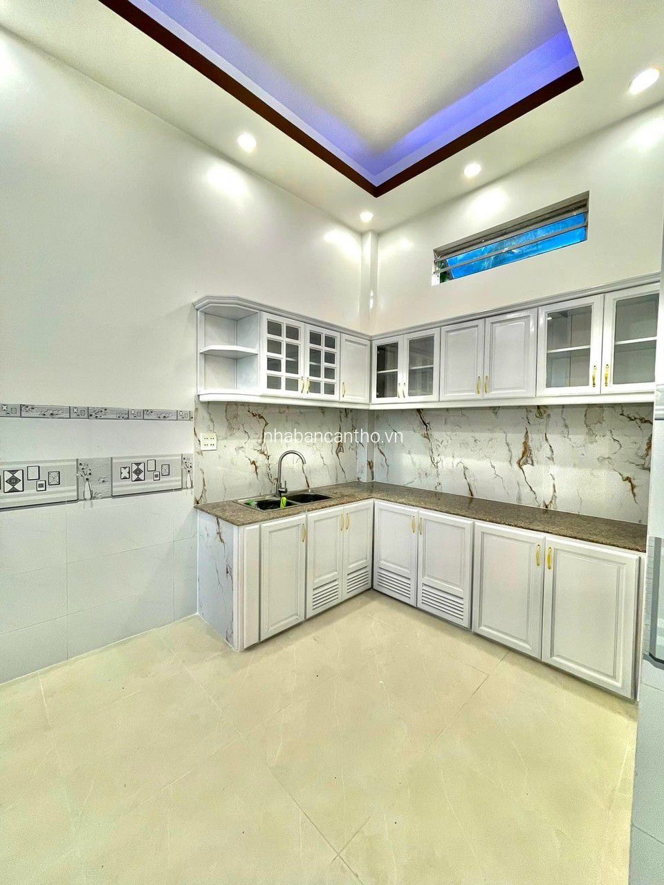 Nhà 1 trệt 1 lầu 3 phòng ngủ kdc 923 - DT: 4,5x16