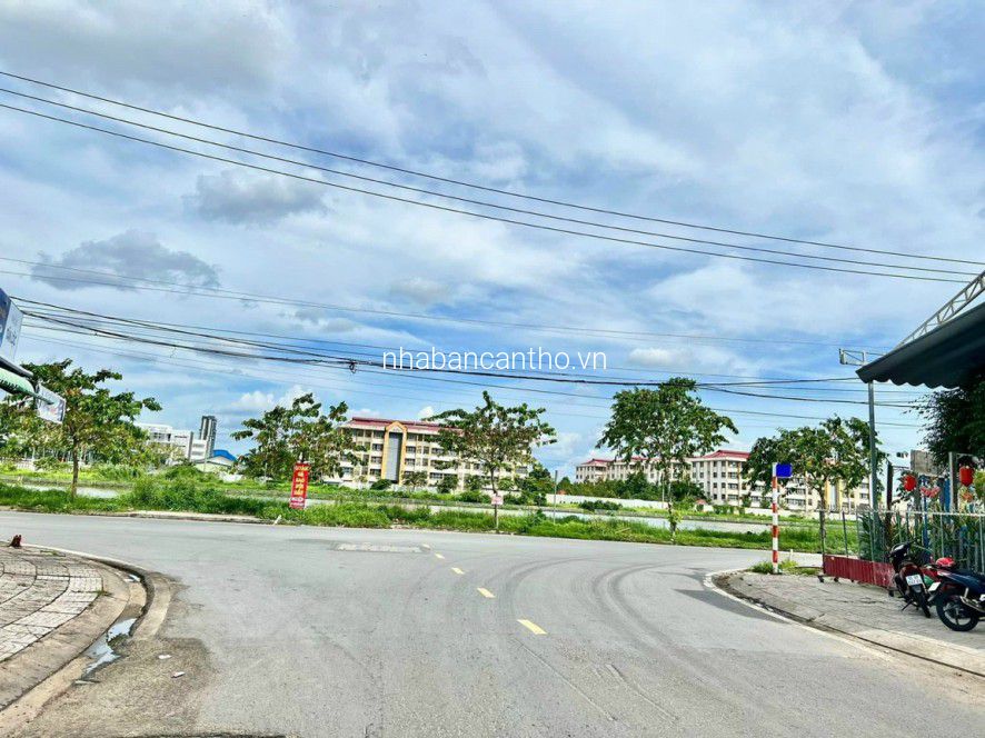 Chủ gửi BÁN NỀN GÓC MẶT TIỀN ĐƯỜNG TRẦN NAM PHÚ, NGAY NGÃ 4 THÔNG XUỐNG BỜ HỒ BÚN SÁNG GIÁ 7 TỶ 500TR