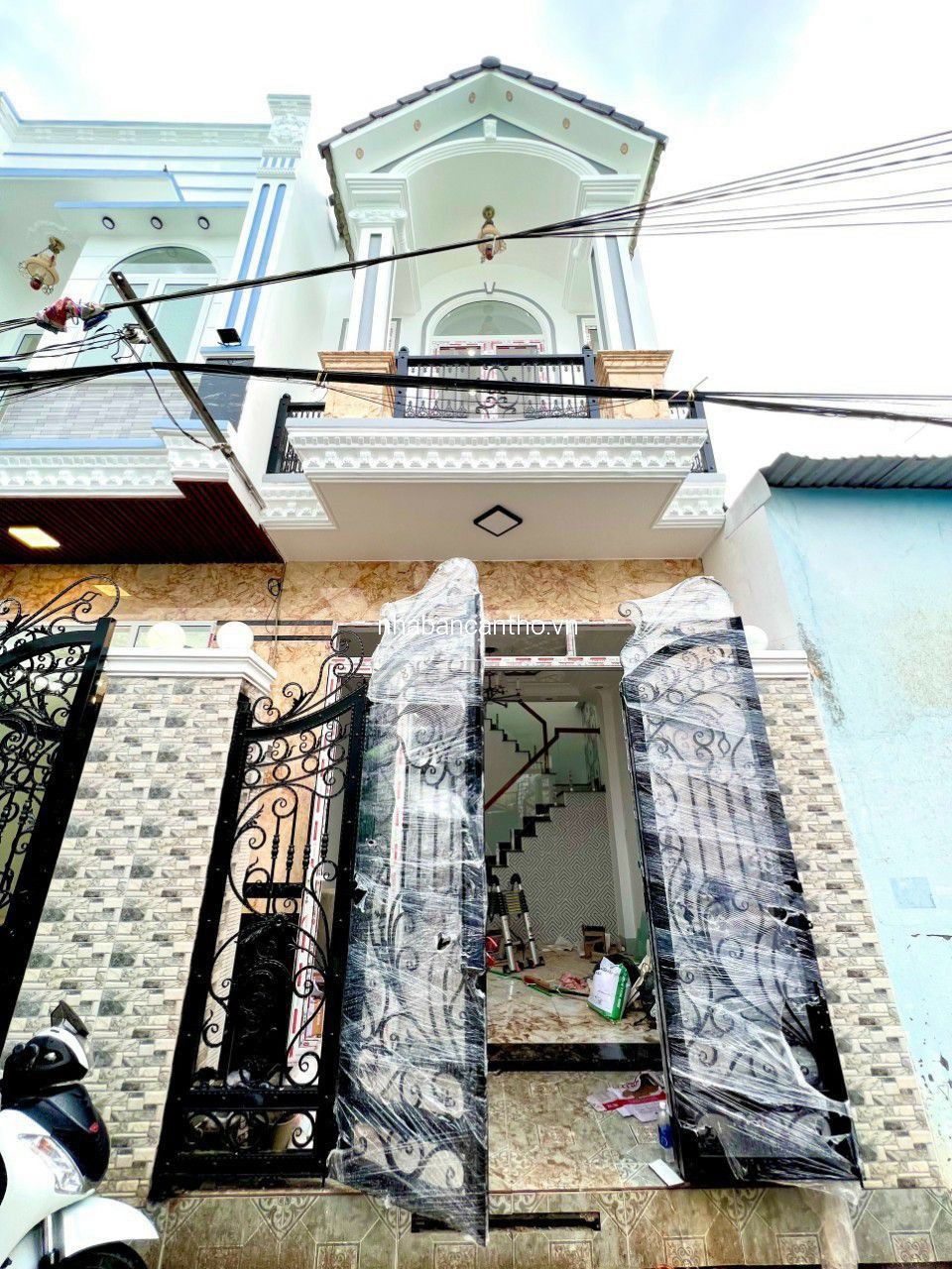 BÁN NHÀ MỚI XÂY 1 TRỆT 1 LẦU 2 MẶT TIỀN HẺM LIÊN TỔ 3-4 ĐƯỜNG NGUYỄN VĂN CỪ GIÁ 3 TỶ 500TR