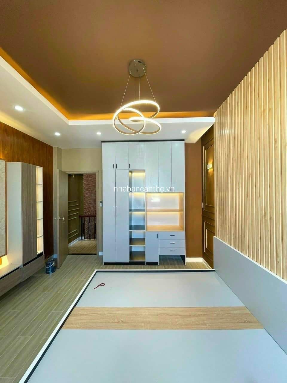 Bán nhà Mặt tiền mới đẹp - Trần Nam Phú (gần Bờ Hồ Bún Xáng), Tp. Cần Thơ