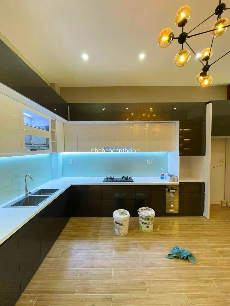 Bán nhà Mặt tiền mới đẹp - Trần Nam Phú (gần Bờ Hồ Bún Xáng), Tp. Cần Thơ