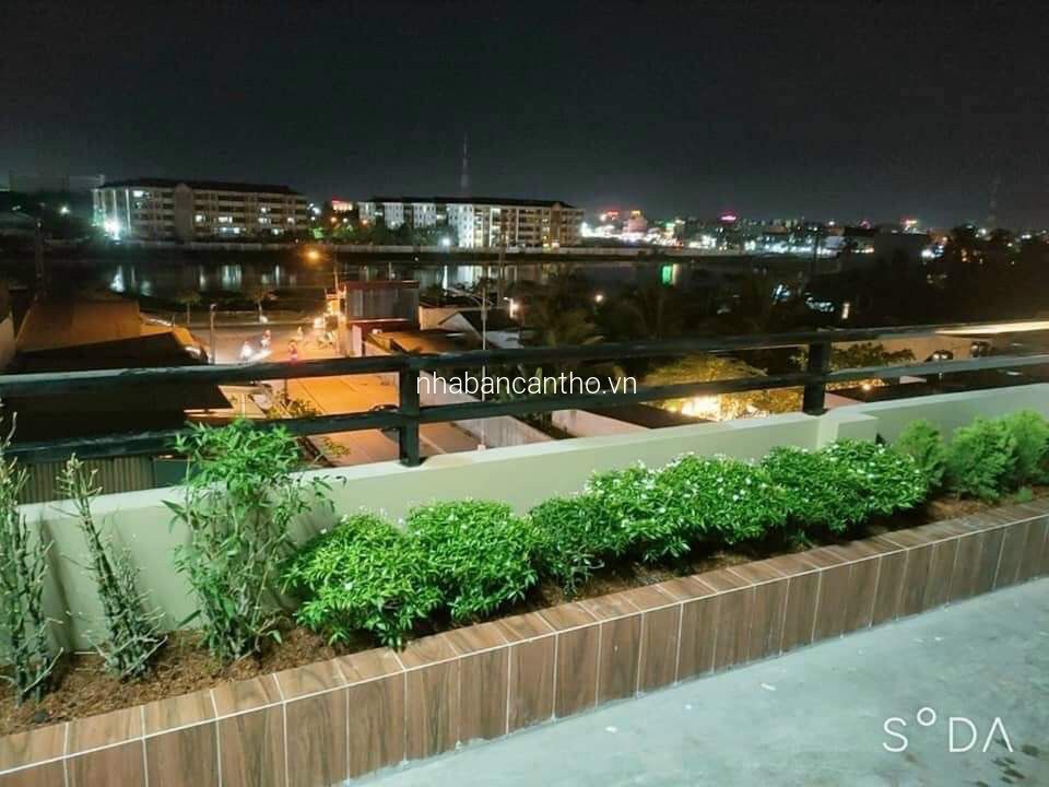 Bán nhà Mặt tiền mới đẹp - Trần Nam Phú (gần Bờ Hồ Bún Xáng), Tp. Cần Thơ