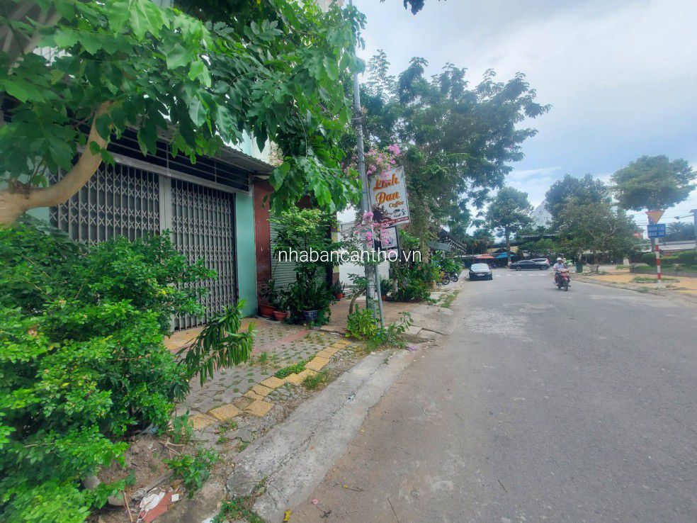 Bán nền đang có nhà tiền chế ngay sau showroom xe Peugeot khu vực phường hưng phú, quận cái răng, tp cần thơ 