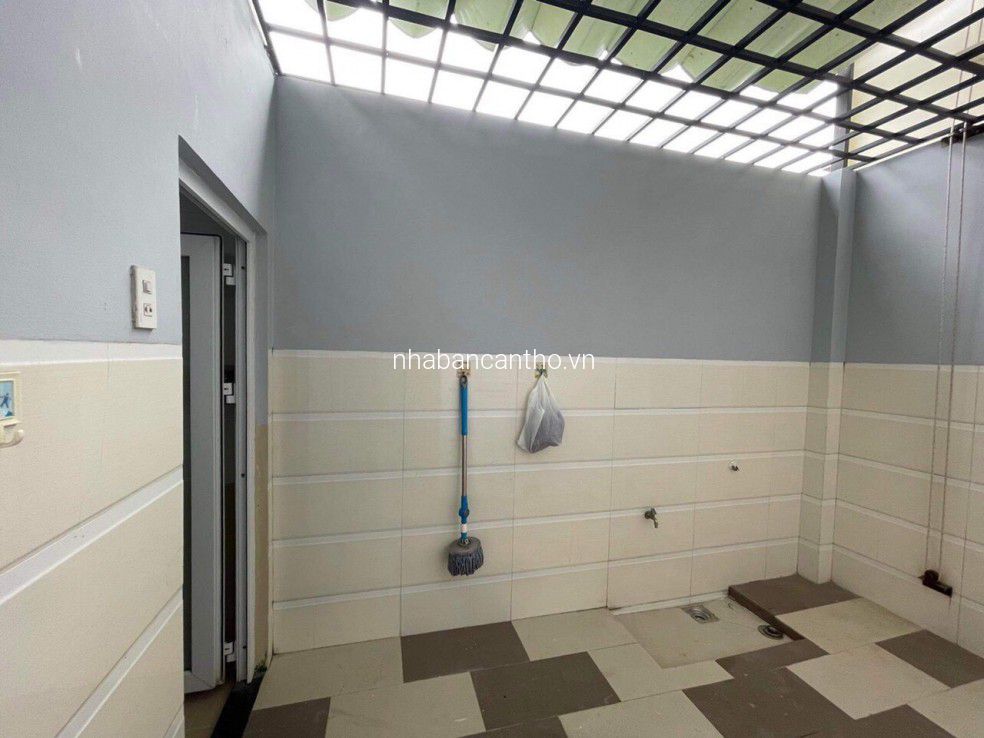 Bán nhà một trệt một lầu đúc kiên cố khu vực dân cư tri thức, an ninh cao 