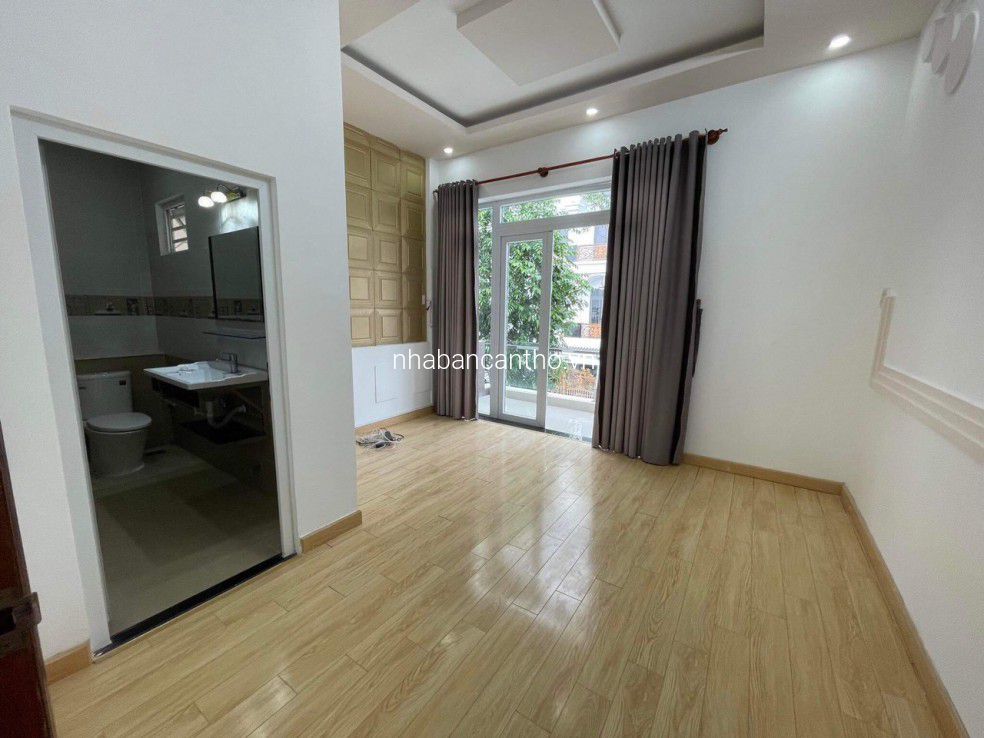 Bán nhà một trệt một lầu đúc kiên cố khu vực dân cư tri thức, an ninh cao 