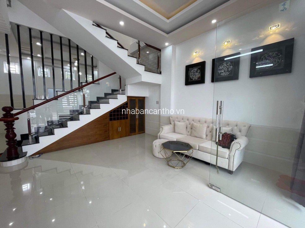 Bán nhà một trệt một lầu đúc kiên cố khu vực dân cư tri thức, an ninh cao 