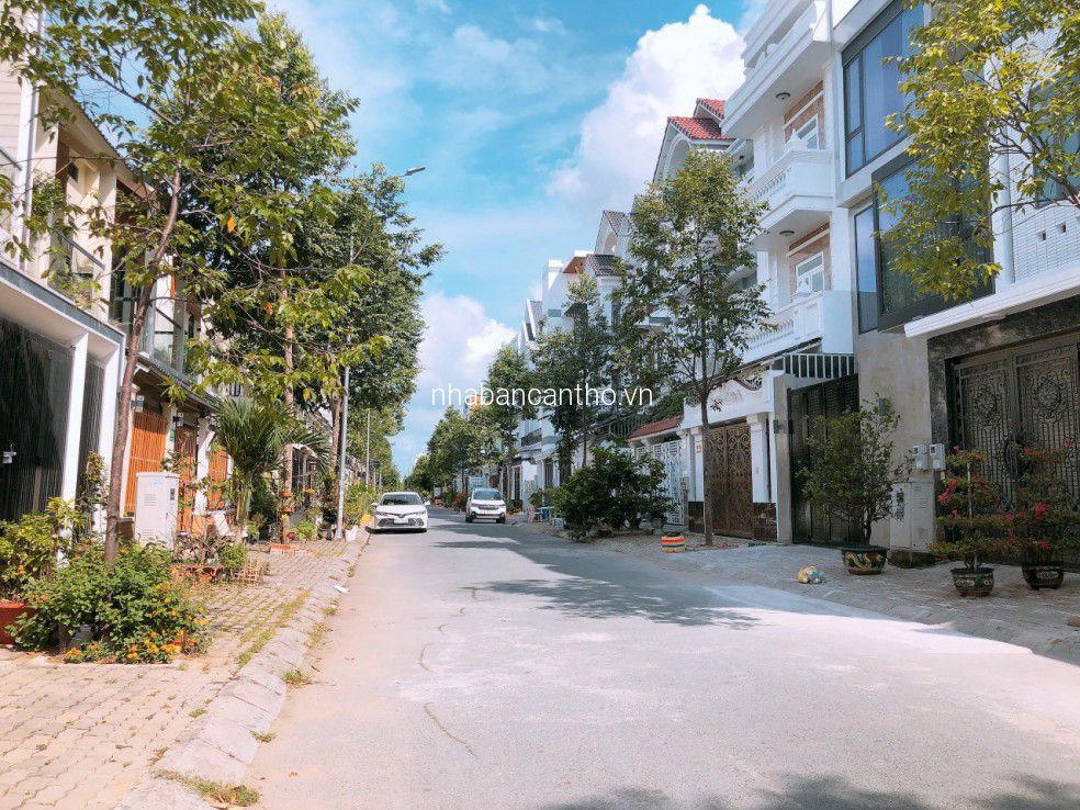 Bán nhà một trệt một lầu đúc kiên cố khu vực dân cư tri thức, an ninh cao 