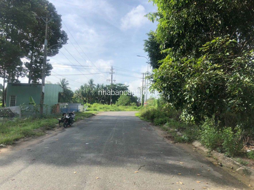 Bán nền biệt thự view mặt tiền lộ và sông rất đẹp, cách chợ phú thứ 500m