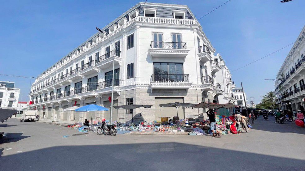 Bán nhà chợ ngay thị trấn thới lai