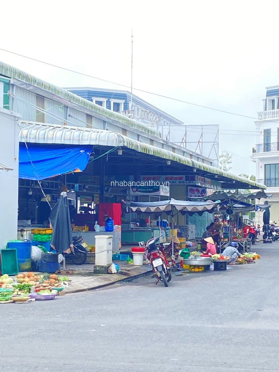 Bán nhà mặt tiền chợ cam kết mua lại lợi nhuận đến 35%