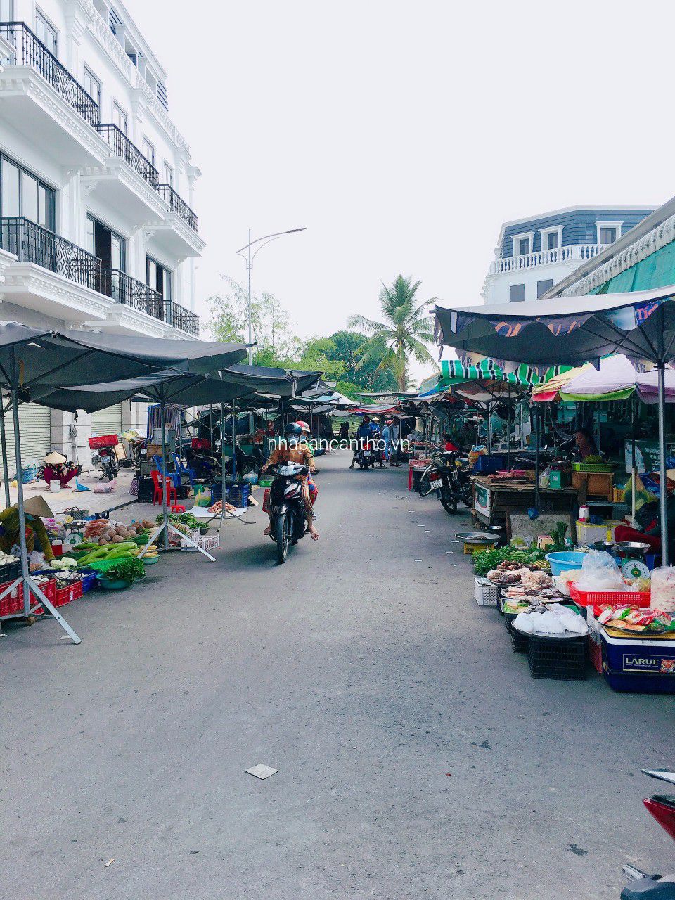 Nhà ở chợ giá đầu tư tại thị trấn thới lai