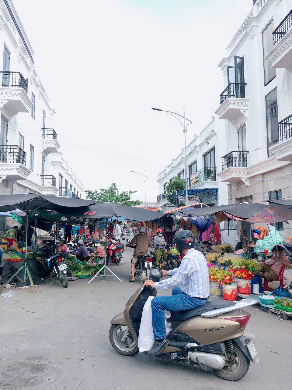 Nhà ở chợ giá đầu tư tại thị trấn thới lai