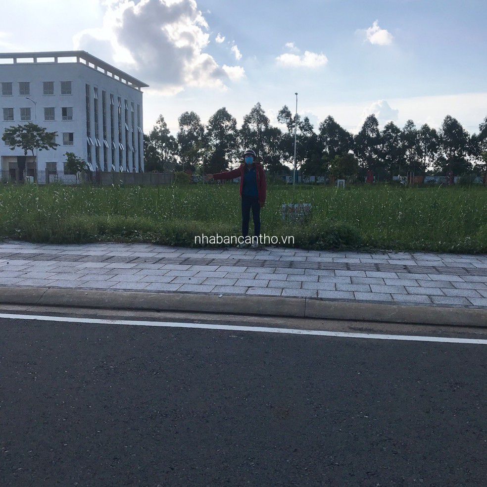 Đất nền ngay chợ đêm 