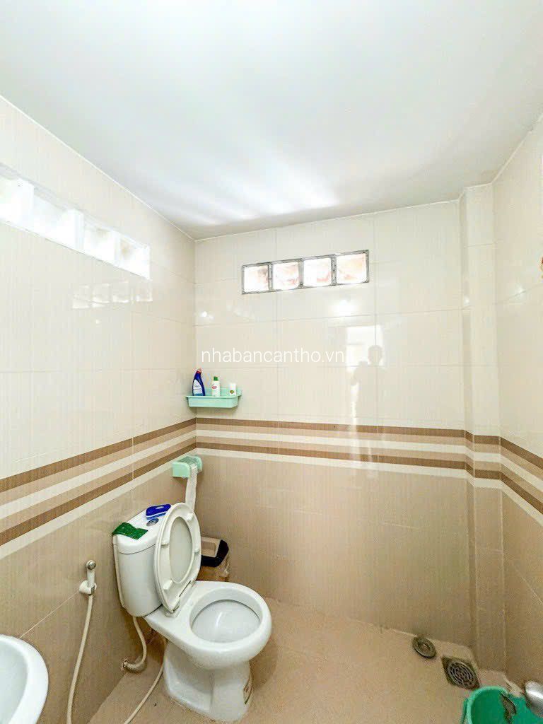 NHÀ LẦU ĐÚC KIÊN CỐ GIÁ RẺ NHẤT KDC HỒNG LOAN